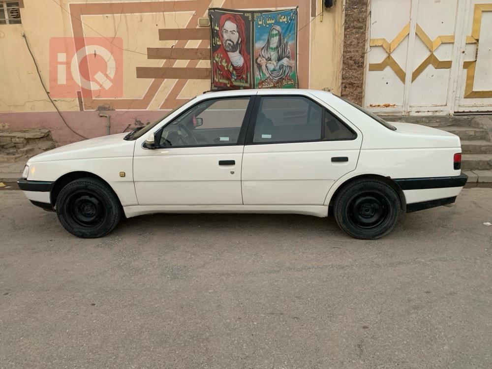 Peugeot 405